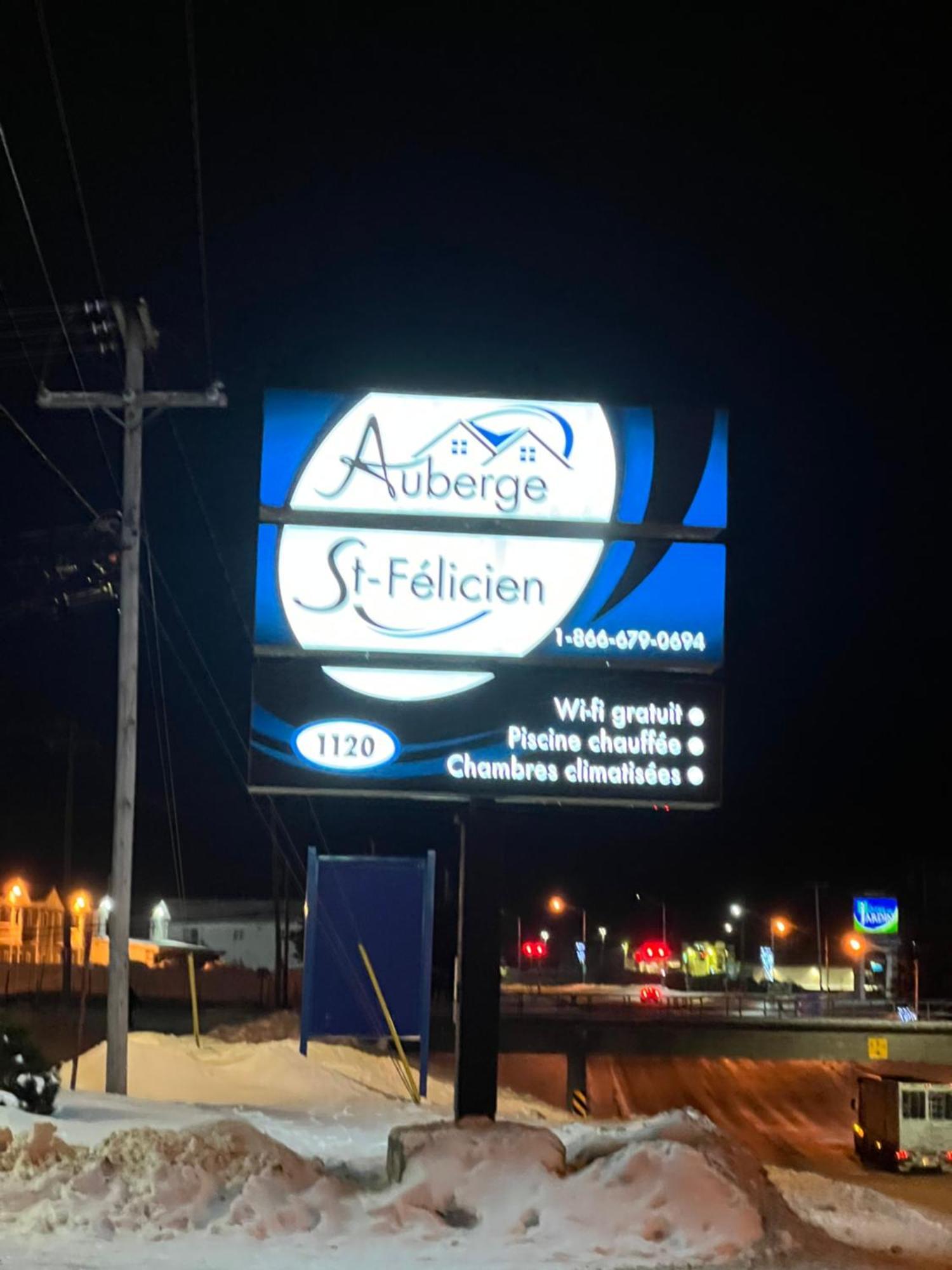 Hotel Auberge St-Felicien Saint-Félicien Dış mekan fotoğraf