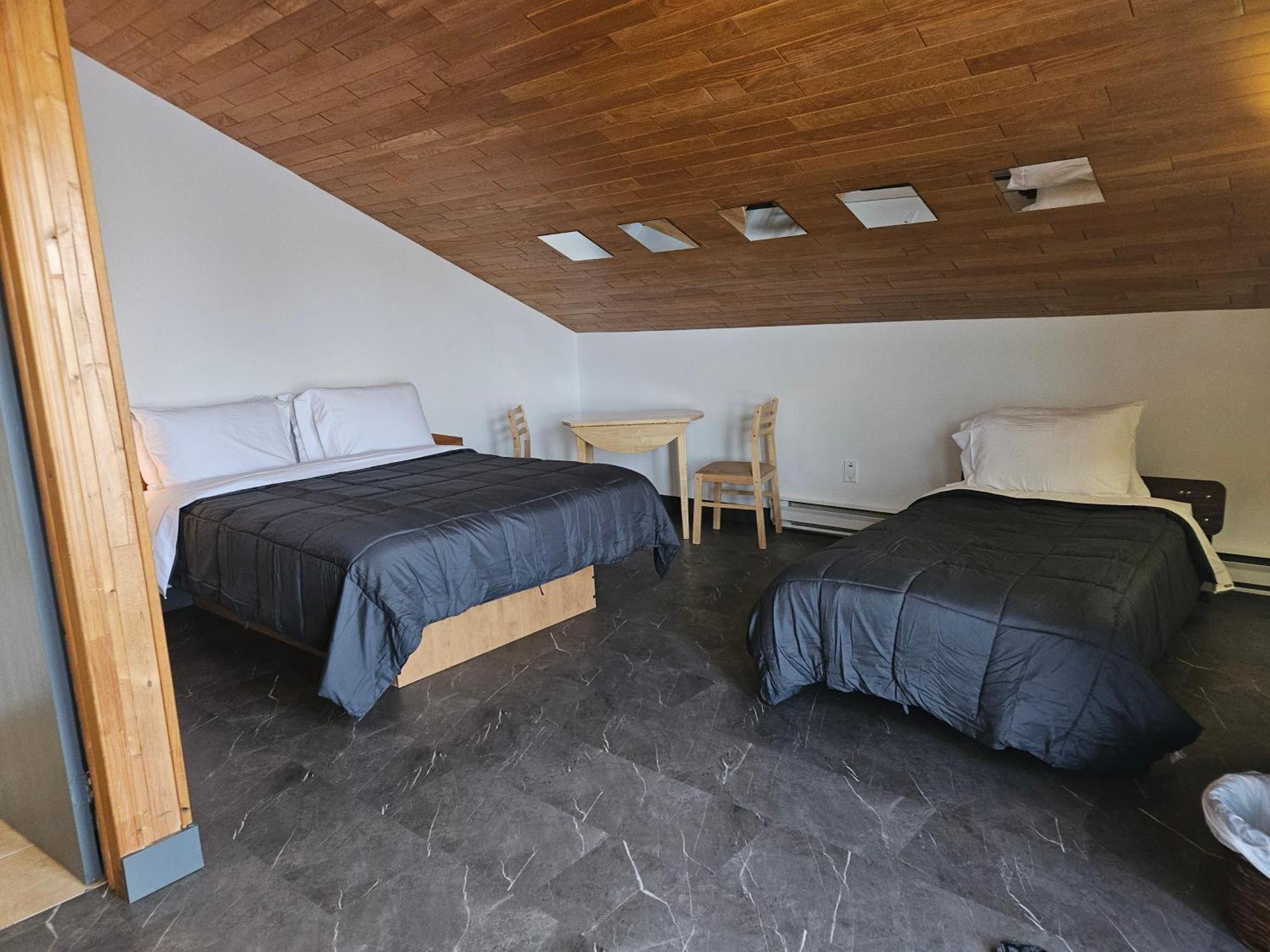 Hotel Auberge St-Felicien Saint-Félicien Dış mekan fotoğraf