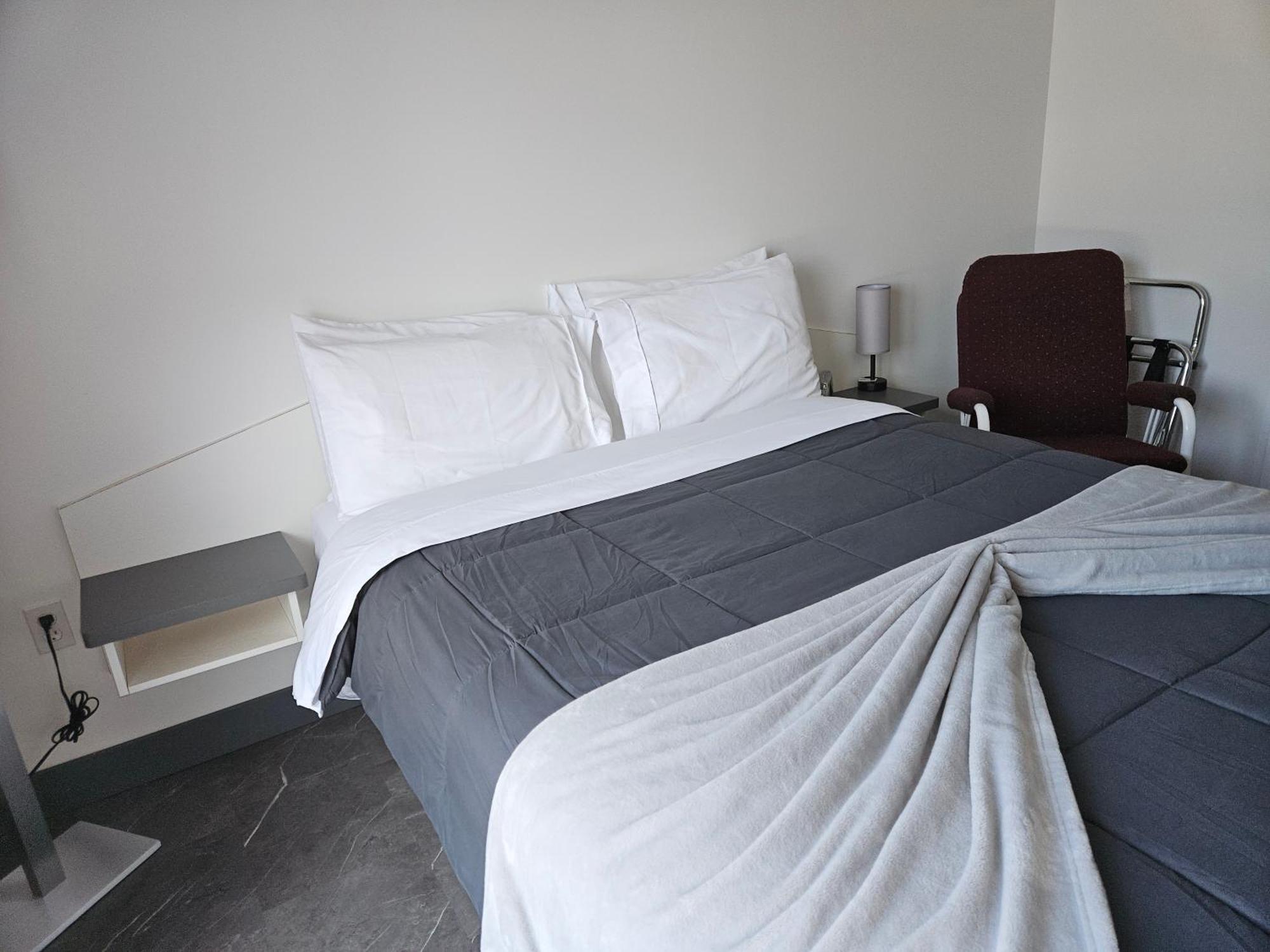 Hotel Auberge St-Felicien Saint-Félicien Dış mekan fotoğraf