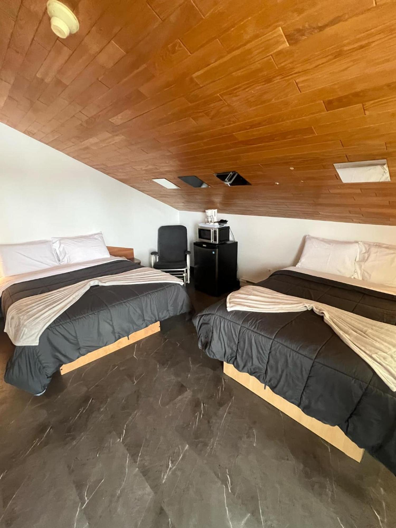 Hotel Auberge St-Felicien Saint-Félicien Dış mekan fotoğraf